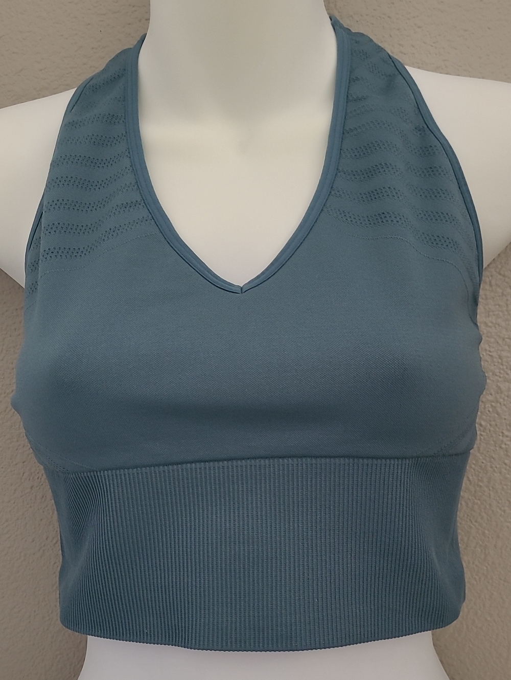 Victoria's Secreat Pink Sport Seamless V-Neck, Raceback Bralette in Slate Blue.